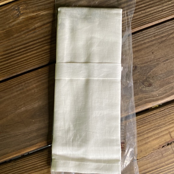 Pottery Barn Whimsical Woodland Forest Gnomes Cotton/Linen Guest Towels 🎄 - Picture 10 of 16